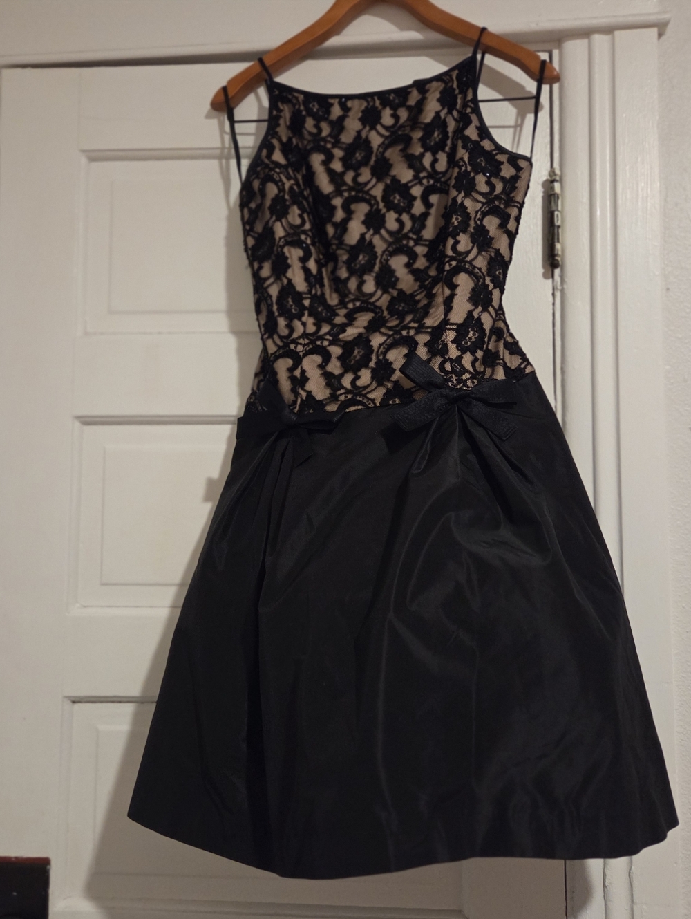 Vintage Bill by Bill Blass Sleeveless Knee Length Dress Black/Tan Women's Size 2